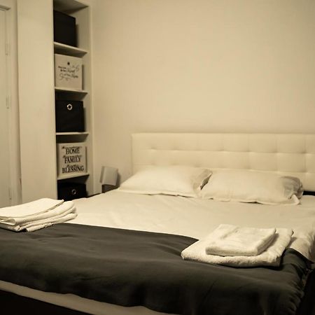 Studio Six Continents เปโตรชานิ ภายนอก รูปภาพ